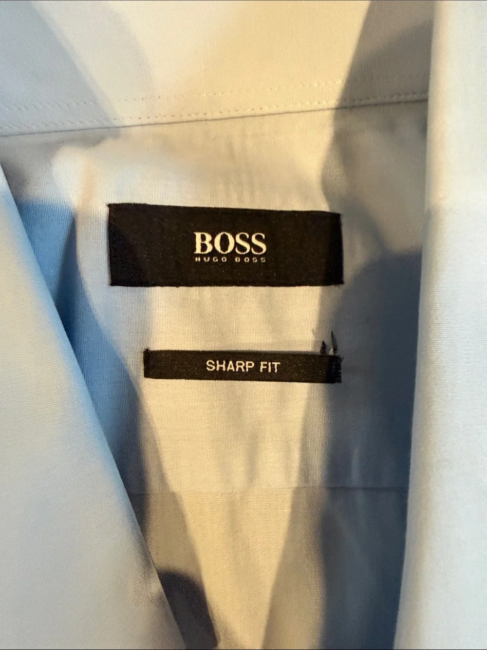 Hugo Boss Men's Light Blue Button-Up Dress Shirt. 16 1/2 neck. Sleeves 34/35 - Picture 4 of 7